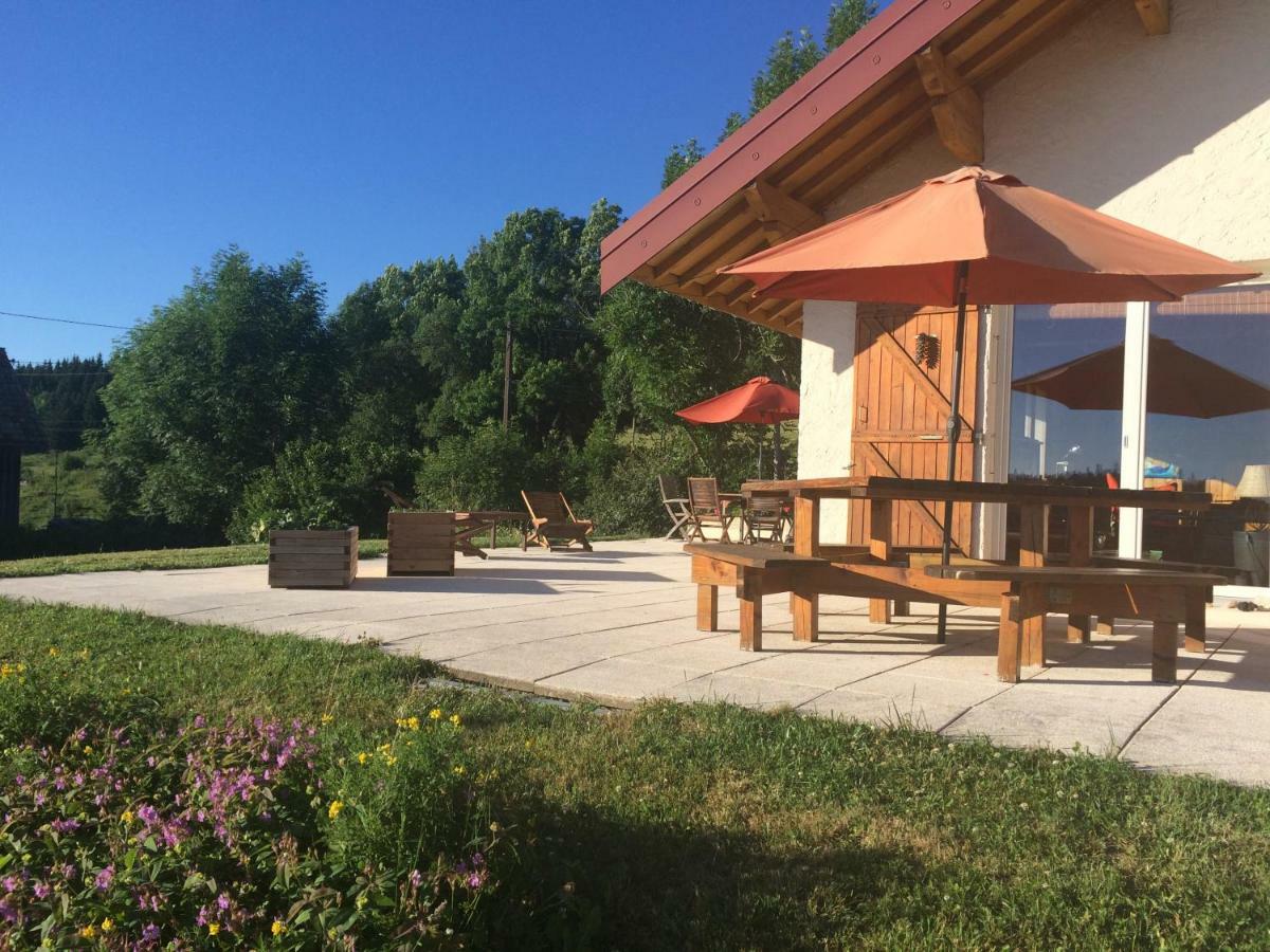 Au Charnet Bed & Breakfast Les Fourgs Dış mekan fotoğraf